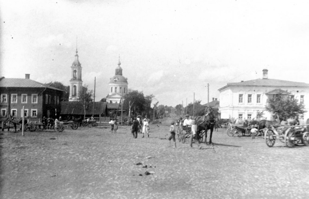 Вид на улицу Неглинную и Предтеченскую церковь. 1920-1934. https://pastvu.com/p/1311211, архивная фотография. Церковь Усекновения Главы Иоанна Предтечи, Переславль-Залесский (Переславский район и г. Переславль-Залесский, Ярославская область)
