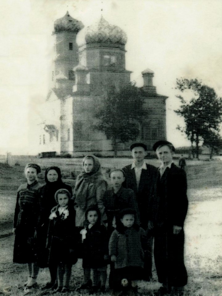 Церковь Троицы Живоначальной (вторая), Суринск (Шигонский район, Самарская область). архивная фотография, Фото сер. 20 в. Источник: сообщество vk.com/simbir_nature_history
