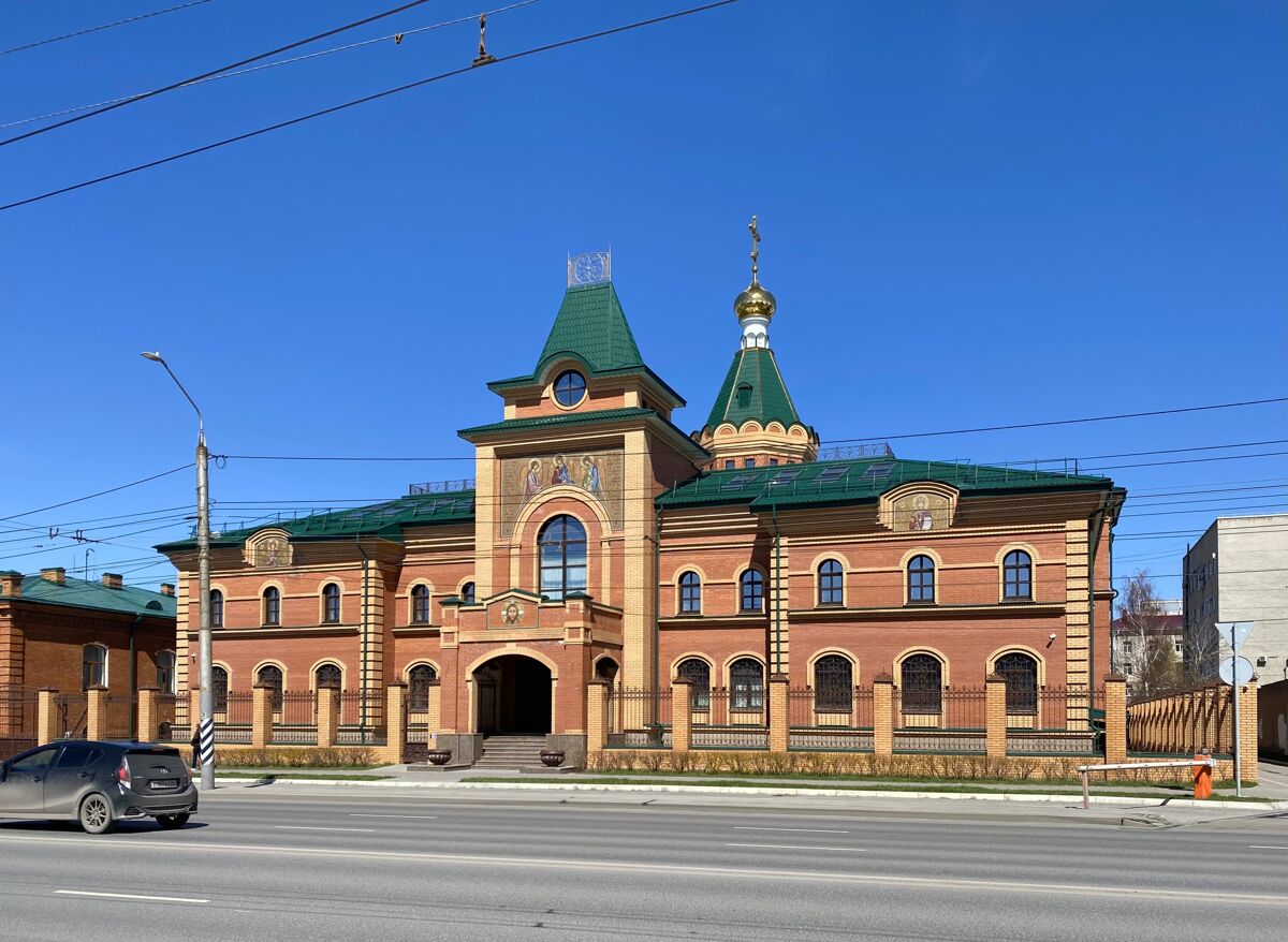 Омск. Неизвестная домовая церковь при Епархиальном управлении. фасады, Вид из сквера у собора