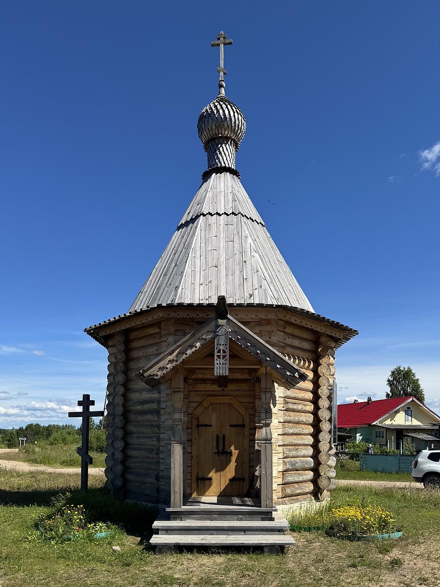 Вид с запада, фасады. Церковь Иверской иконы Божией Матери, Пахурово (Пинежский район, Архангельская область)