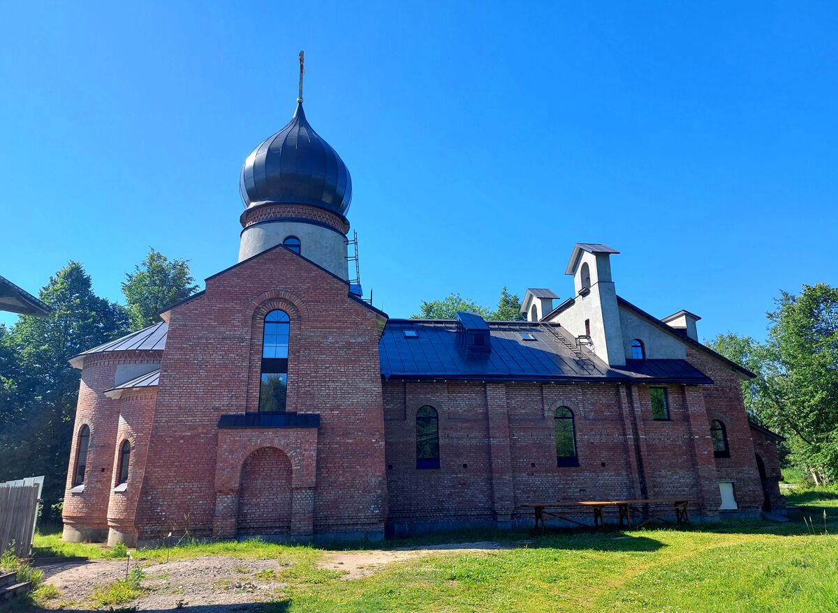 Церковь Ксении Петербургской (новая), Приладожский (Кировский район, Ленинградская область). фасады