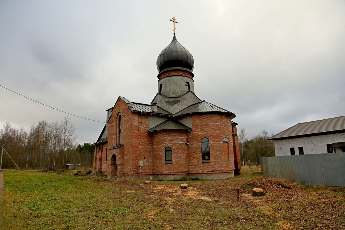 Церковь Ксении Петербургской (новая), Приладожский (Кировский район, Ленинградская область). фасады, Вид сззади