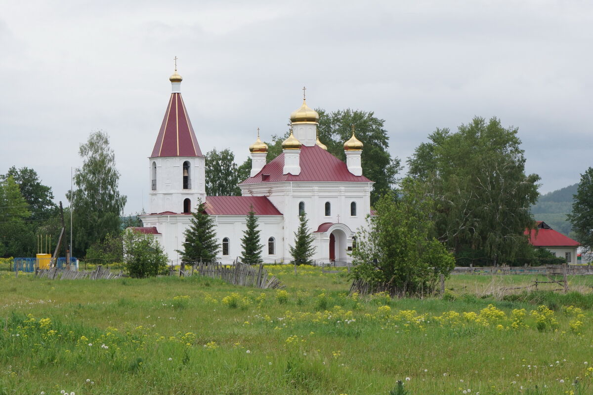 Церковь Георгия Победоносца, Еланыш (Салаватский район, Республика Башкортостан). общий вид в ландшафте, вид с юго-западной стороны