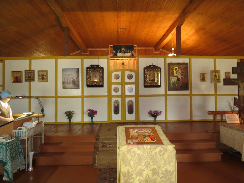 Церковь Георгия Победоносца (новая), Осьмино (Лужский район, Ленинградская область). интерьер и убранство, Внутренней убранство