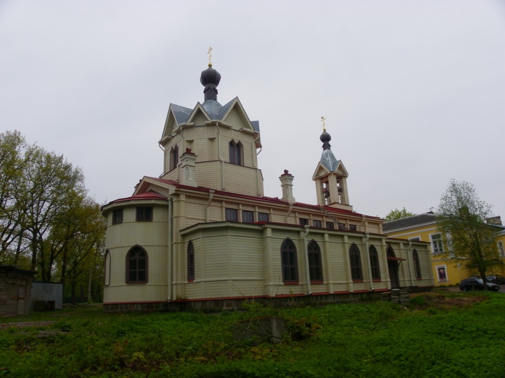 Церковь Спиридона Тримифунтского в Ораниенбауме (новая), Ломоносов (Санкт-Петербург, Петродворцовый район, г. Санкт-Петербург). фасады
