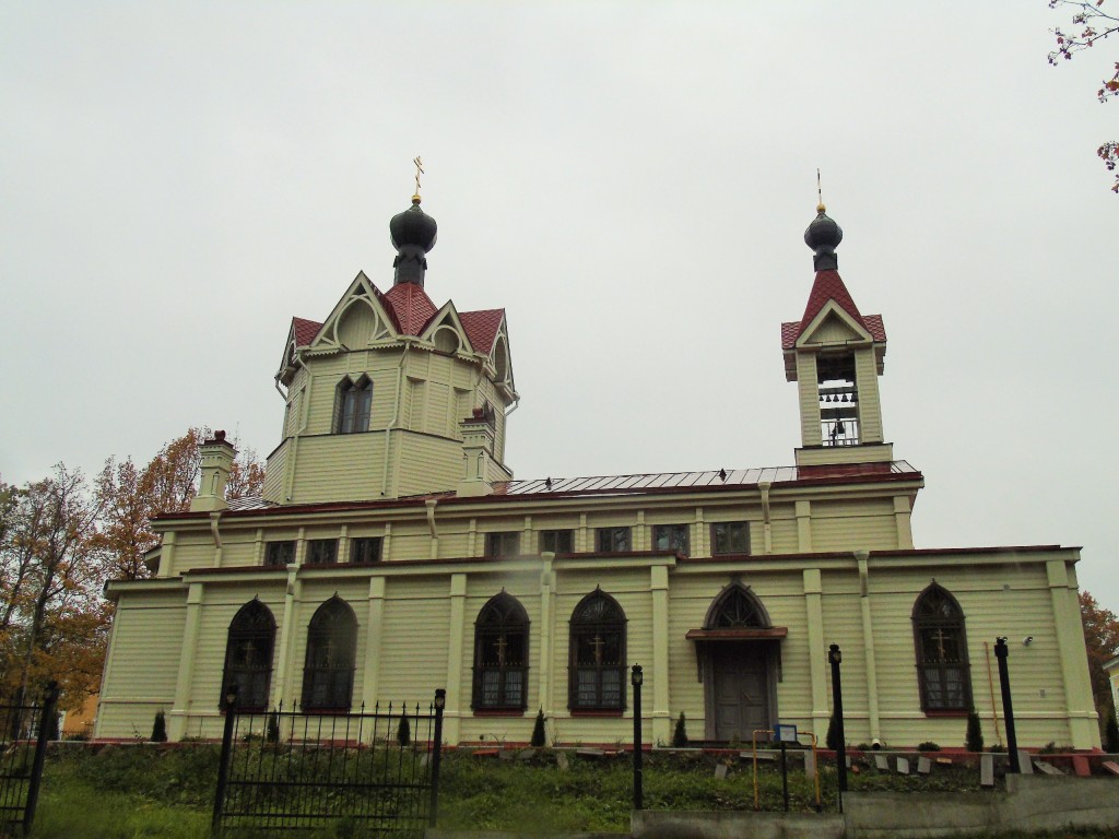 Церковь Спиридона Тримифунтского в Ораниенбауме (новая), Ломоносов (Санкт-Петербург, Петродворцовый район, г. Санкт-Петербург). фасады