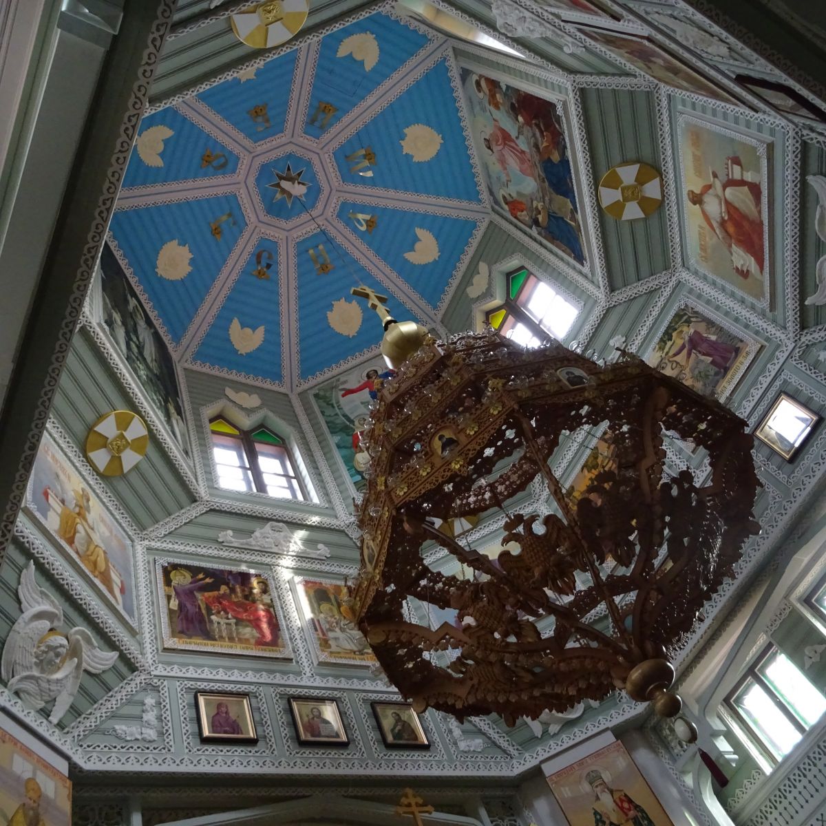 Церковь Спиридона Тримифунтского в Ораниенбауме (новая), Ломоносов (Санкт-Петербург, Петродворцовый район, г. Санкт-Петербург). интерьер и убранство