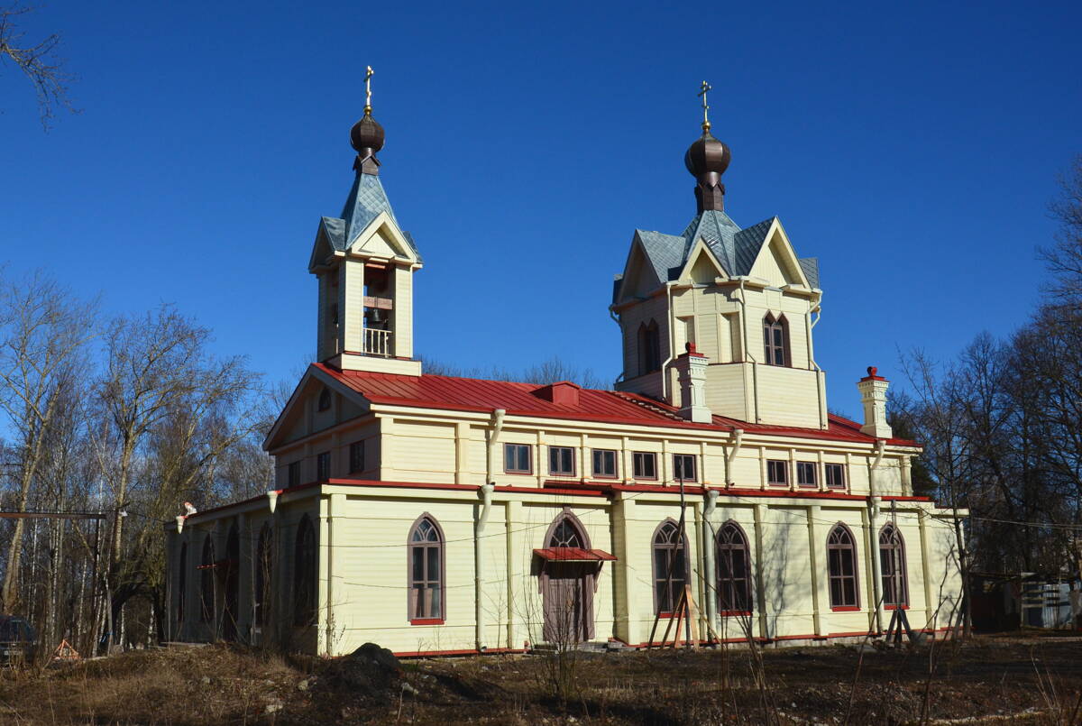 Церковь Спиридона Тримифунтского в Ораниенбауме (новая), Ломоносов (Санкт-Петербург, Петродворцовый район, г. Санкт-Петербург). фасады