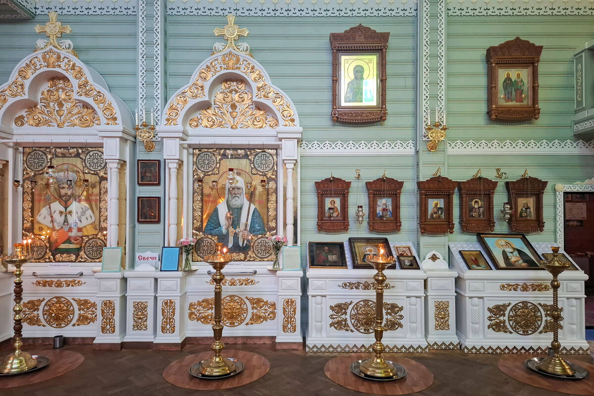 Церковь Спиридона Тримифунтского в Ораниенбауме (новая), Ломоносов (Санкт-Петербург, Петродворцовый район, г. Санкт-Петербург). интерьер и убранство
