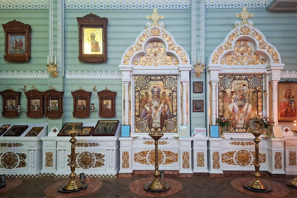 Церковь Спиридона Тримифунтского в Ораниенбауме (новая), Ломоносов (Санкт-Петербург, Петродворцовый район, г. Санкт-Петербург). интерьер и убранство