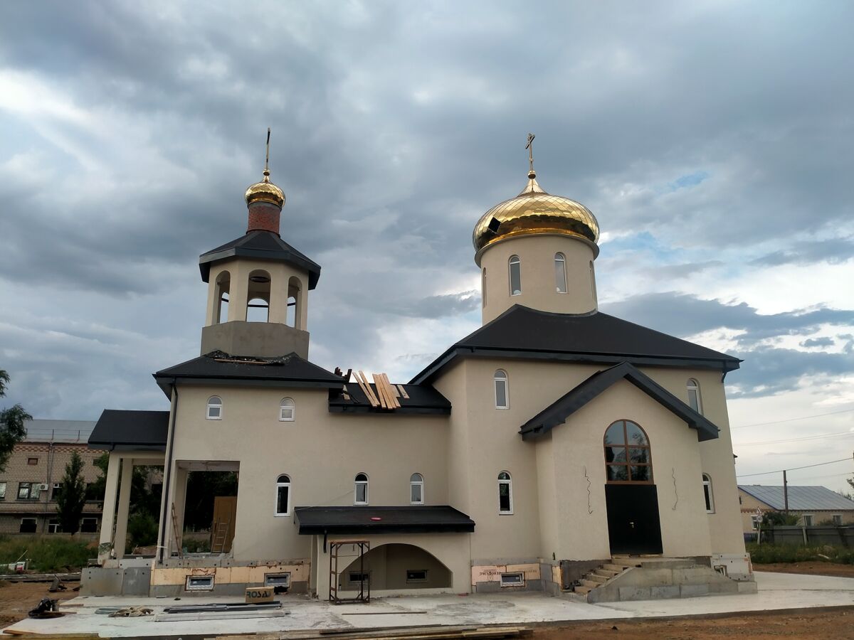 Церковь Воздвижения Креста Господня (новая), Тоцкое (Тоцкий район, Оренбургская область). фасады