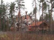 Церковь Сошествия Святого Духа в Комарове (новая), Строящаяся церковь рядом со временной<br>, Санкт-Петербург, Санкт-Петербург, Курортный район, г. Санкт-Петербург