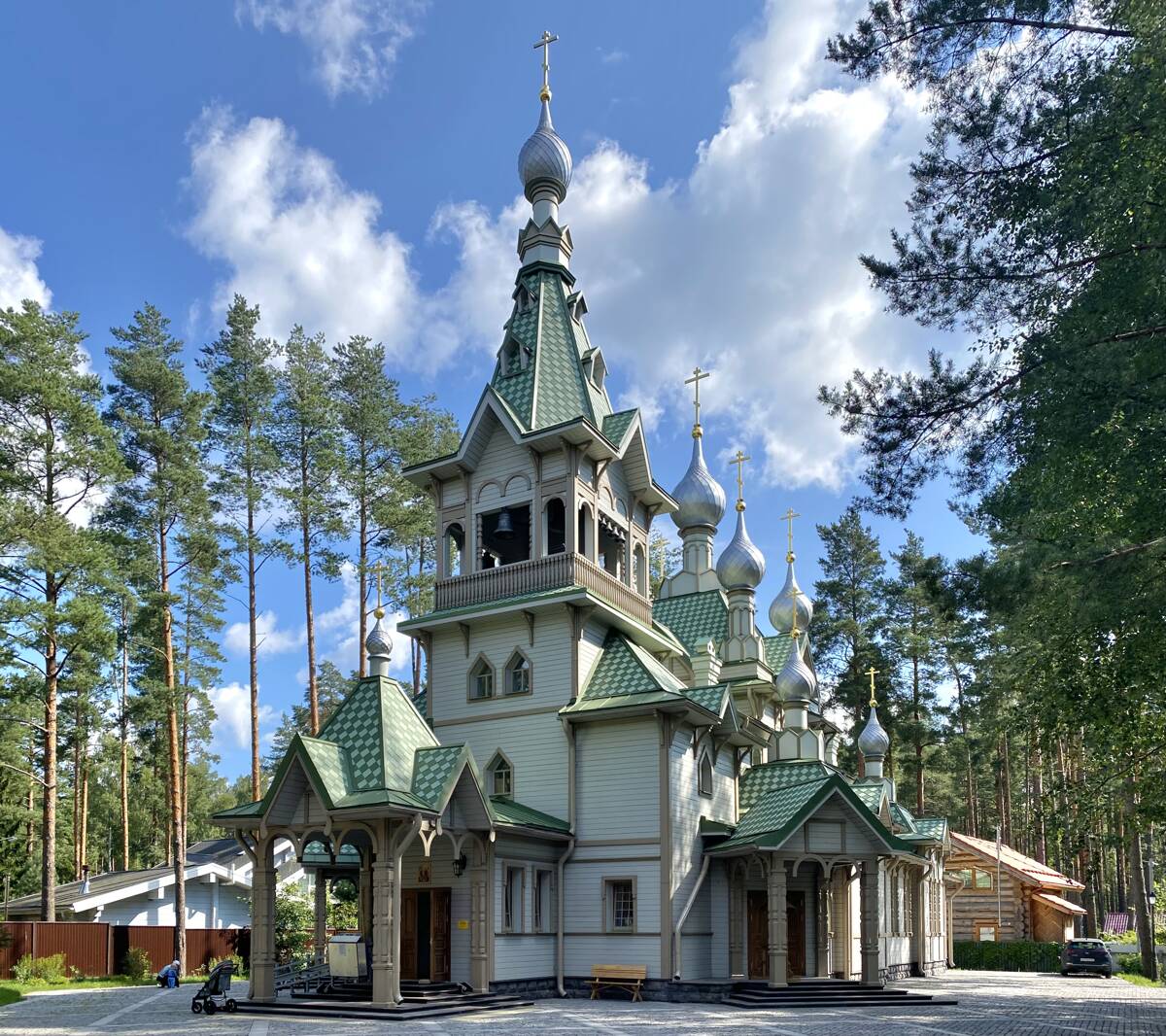Церковь Сошествия Святого Духа в Комарове (новая), Комарово (Санкт-Петербург, Курортный район, г. Санкт-Петербург). фасады, Вид с юго-запада