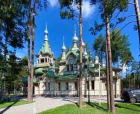 Санкт-Петербург. Церковь Сошествия Святого Духа в Комарове (новая)