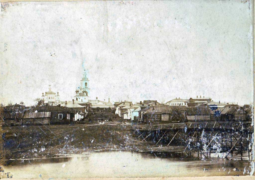 Троицкая церковь на дальнем плане слева., архивная фотография. Церковь Троицы Живоначальной, Ставрово (Собинский район, Владимирская область)