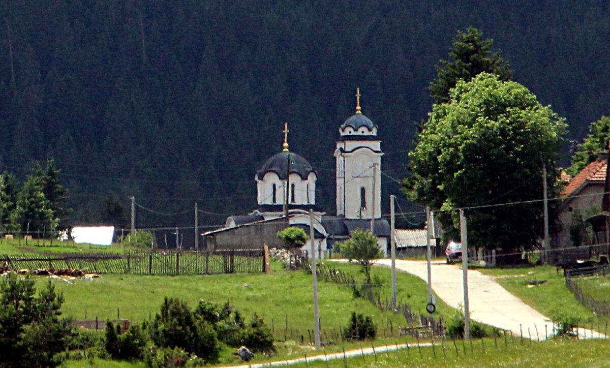 Монастырь Георгия Победоносца, Равна Романия (Босния и Герцеговина, Прочие страны). общий вид в ландшафте