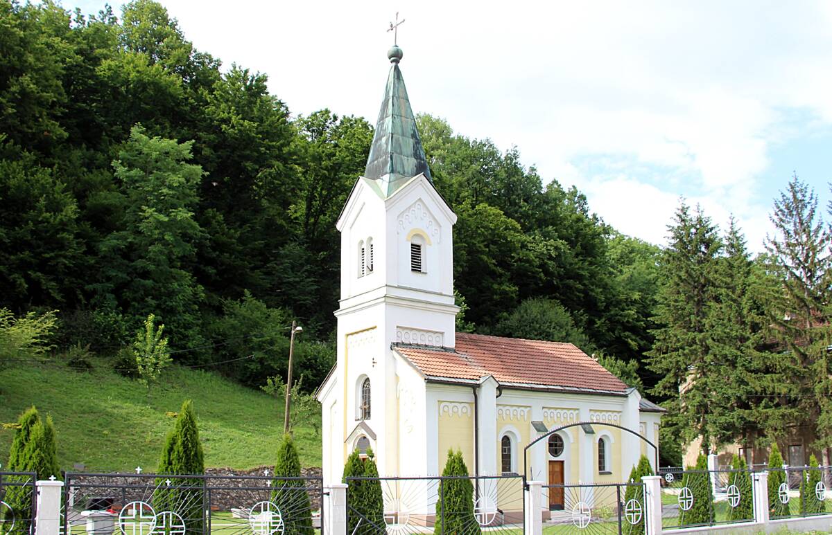 Церковь Перенесения мощей Николая Чудотворца в Бари, Сараево (Босния и Герцеговина, Прочие страны). фасады