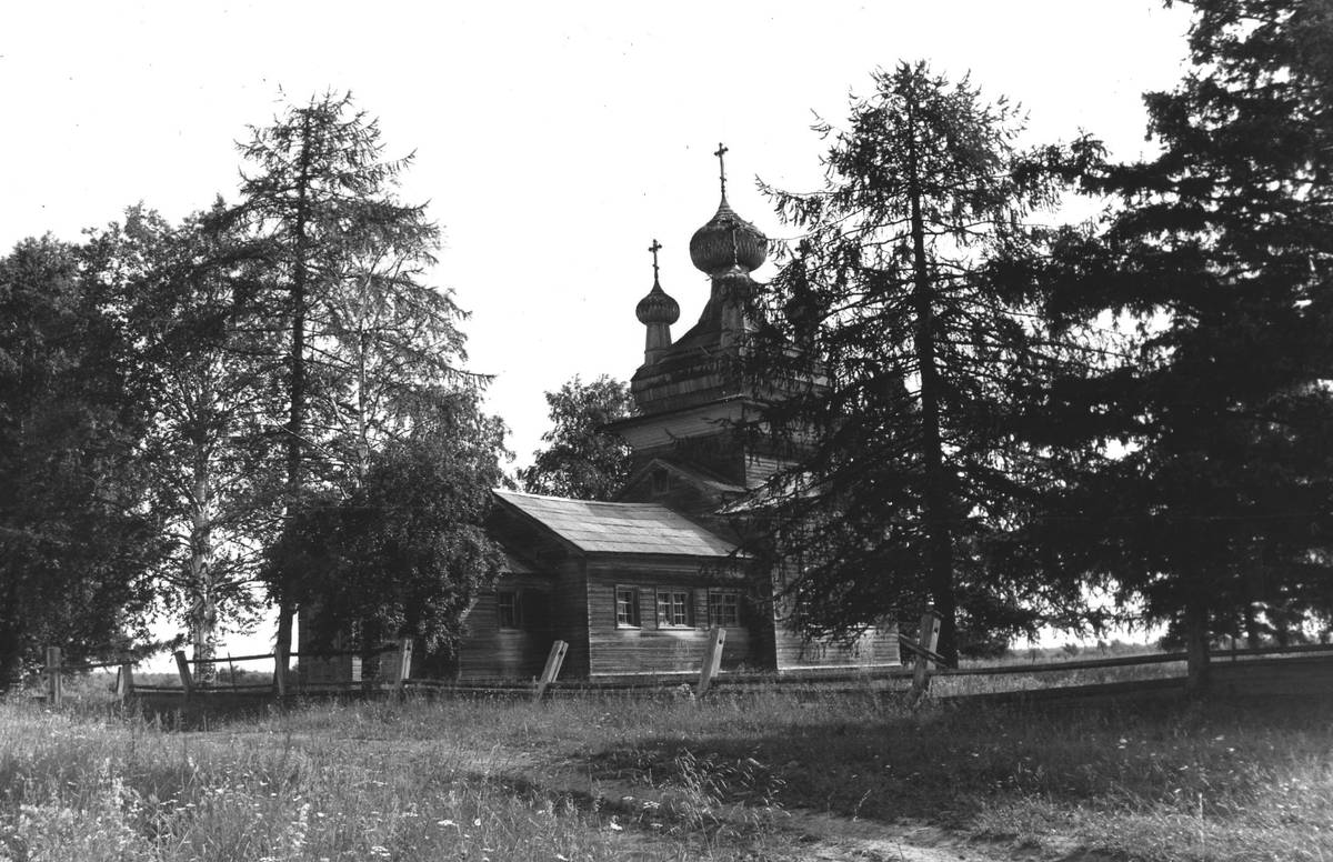 архивная фотография. Церковь Тихвинской иконы Божией Матери, Верховье (Верхняя Мудьюга, Митинская, Ряхковская) (Онежский район, Архангельская область)