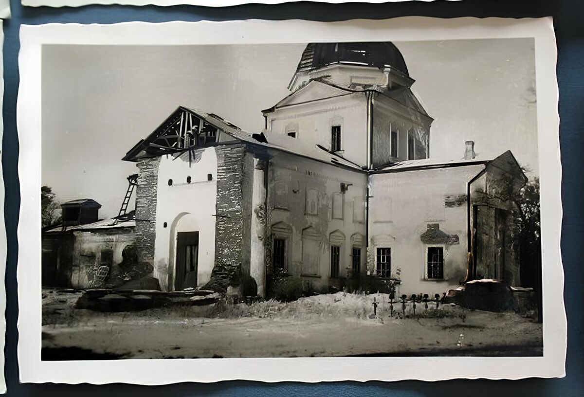 Церковь Троицы Живоначальной (старая), Середина-Буда (Шосткинский район, Украина, Сумская область). архивная фотография, Фото 1942 г. с аукциона e-bay.de