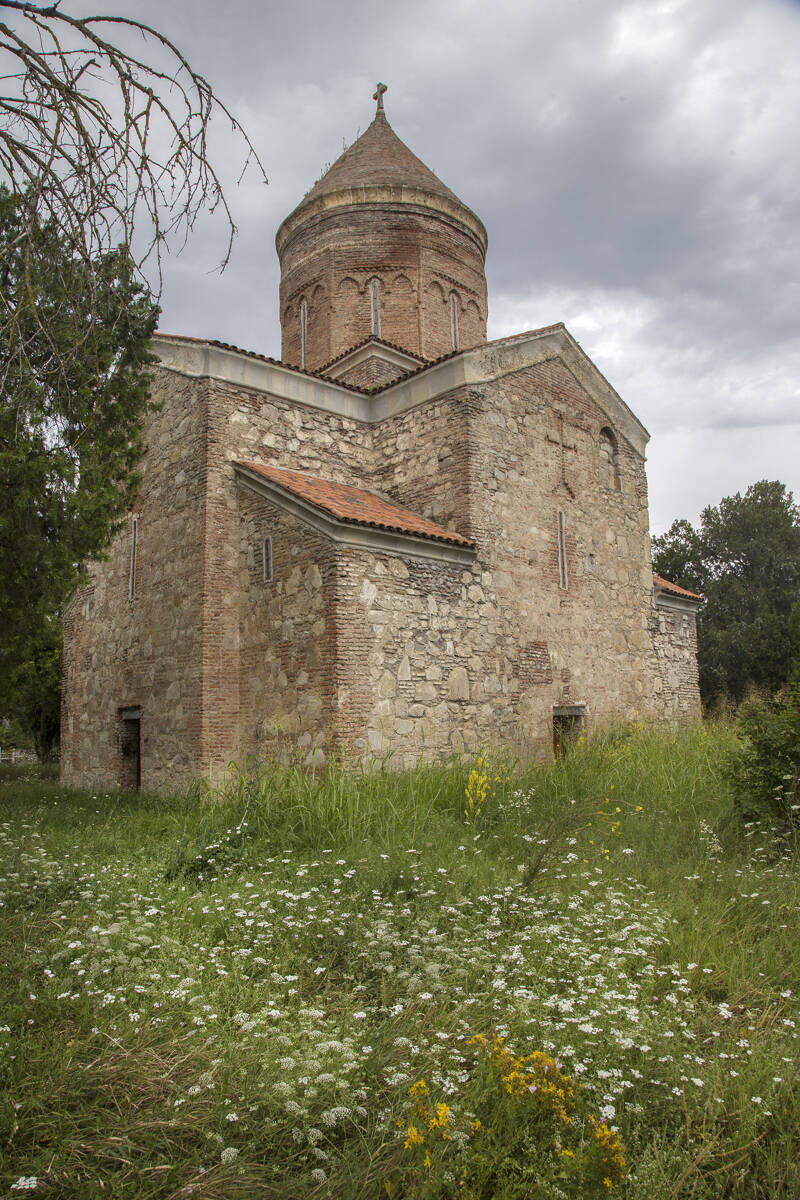 Церковь Троицы Живоначальной, Земо Алвани (Кахетия, Грузия). фасады, вид с юго-запада