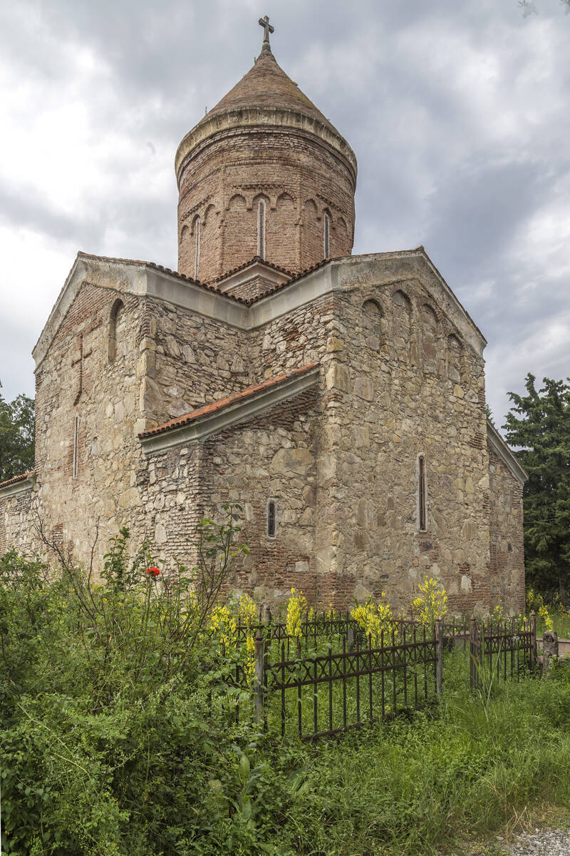 Церковь Троицы Живоначальной, Земо Алвани (Кахетия, Грузия). фасады, вид с юго-востоуа