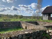 Церковь Иоанна Богослова, Фундамент церкви на высоком берегу реки Ловать<br>, Черенчицы, Старорусский район, Новгородская область