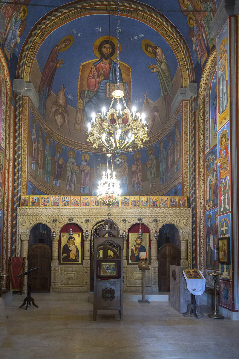 Церковь Троицы Живоначальной, Казрети (Квемо-Картли, Грузия). интерьер и убранство, храм расписан в XXI в.