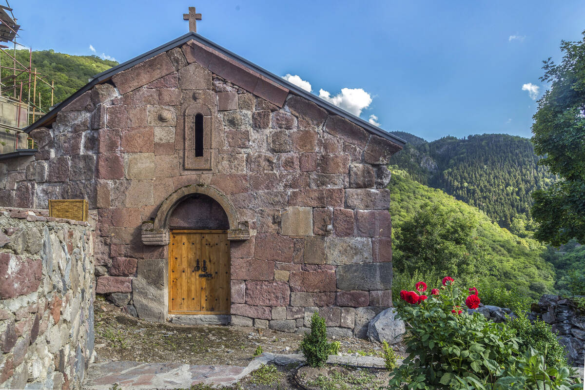 Иоанно-Предтеченский монастырь, Агара (Самцхе-Джавахети, Грузия). фасады, трапезная