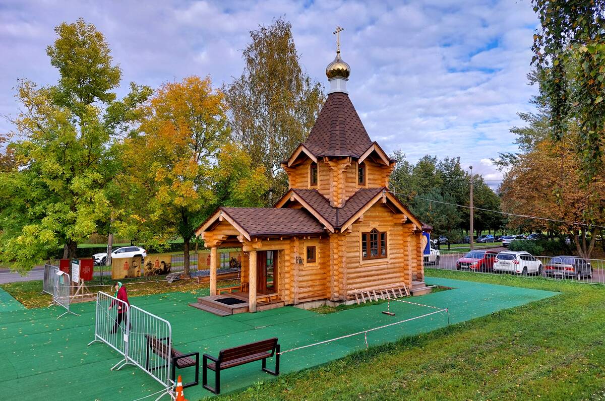 Часовня Георгия Победоносца, Пушкин (Царское Село) (Санкт-Петербург, Пушкинский район, г. Санкт-Петербург). общий вид в ландшафте