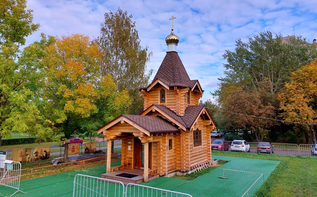 Часовня Георгия Победоносца, Пушкин (Царское Село) (Санкт-Петербург, Пушкинский район, г. Санкт-Петербург). общий вид в ландшафте