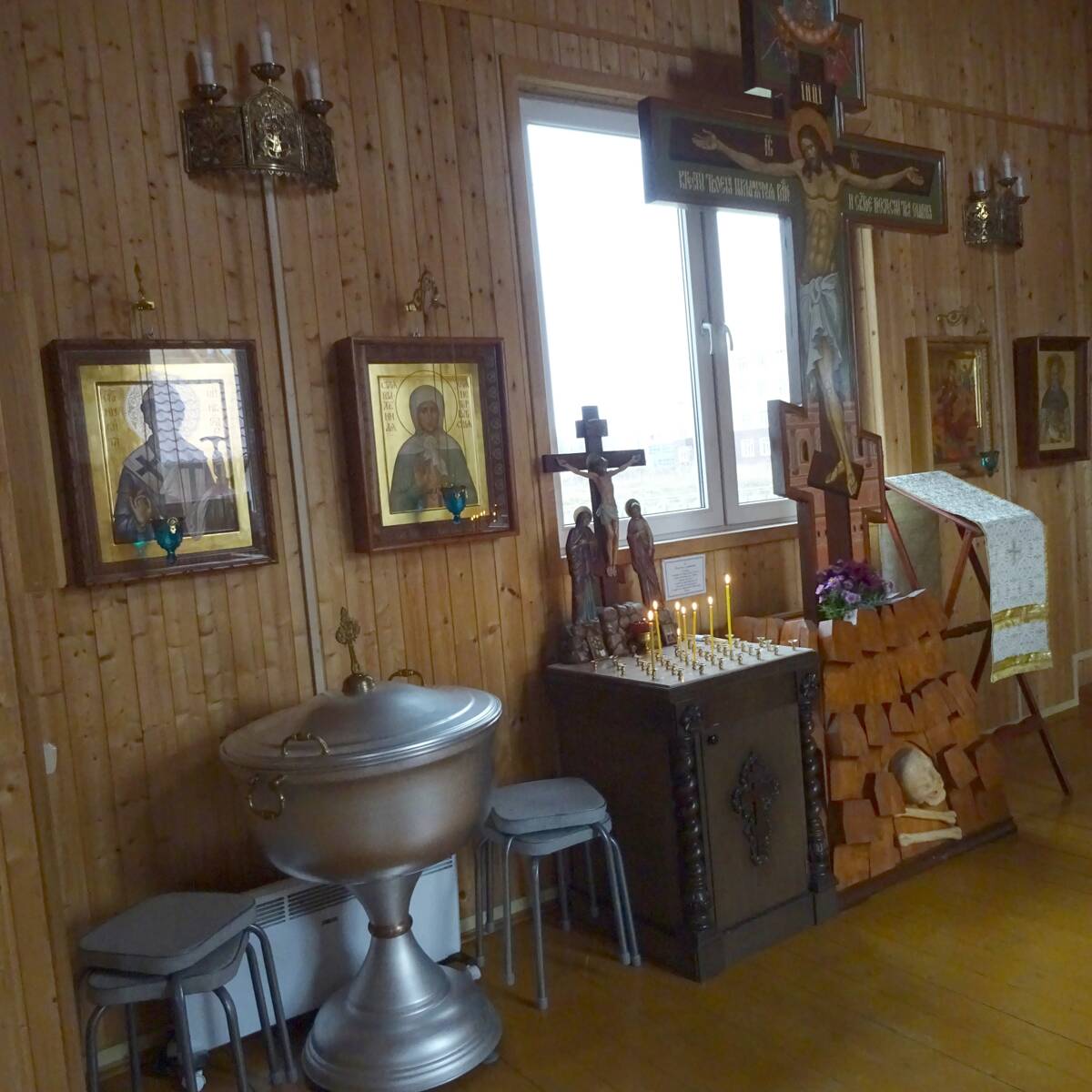 Церковь Илии Пророка, Гатчина (Гатчинский район, Ленинградская область). интерьер и убранство,  Церковь Илии Пророка (временная).