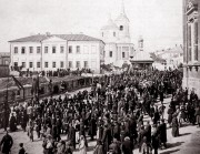 Собор Воскресения Христова, Крестных ход вокруг Вознесенского собора в Ельце. На заднем плане Старый Воскресенский собор. Фото начала XX века<br>, Елец, Елецкий район и г. Елец, Липецкая область