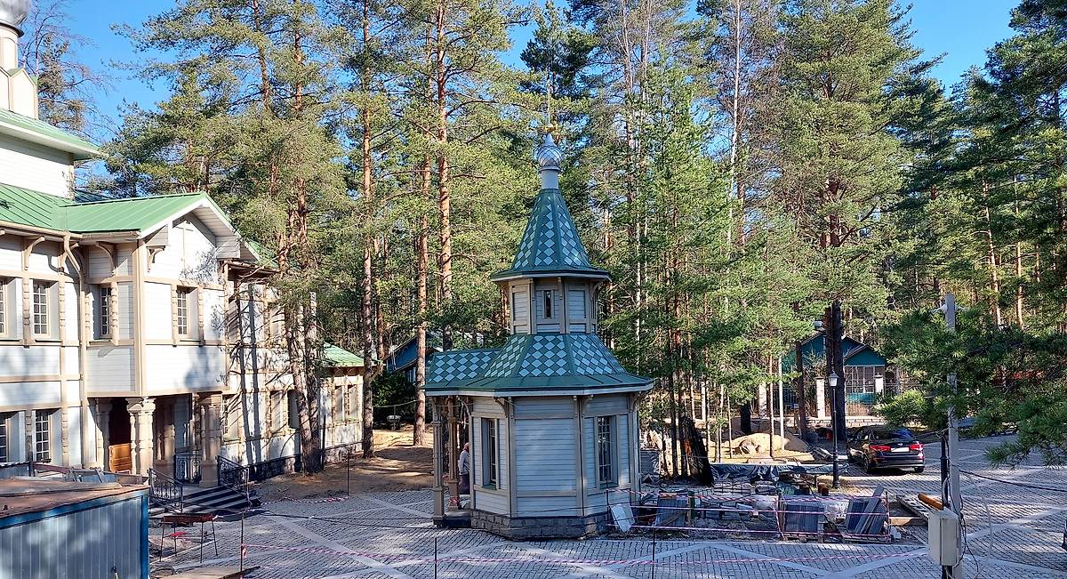 фасады. Неизвестная часовня при церкви в Комарове, Комарово (Санкт-Петербург, Курортный район, г. Санкт-Петербург)