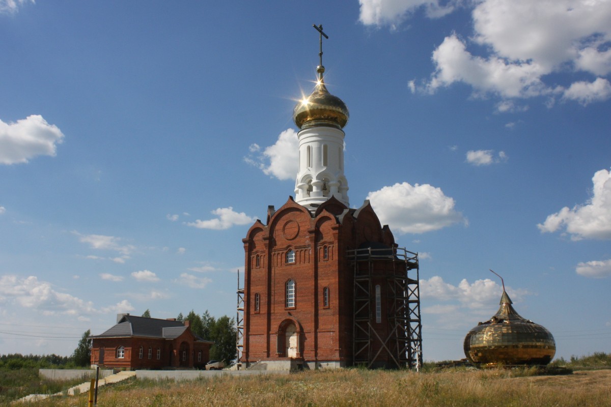 Церковь Михаила Архангела (новая), Беломестная Криуша (Тамбовский район, Тамбовская область). документальные фотографии