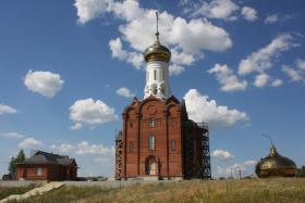 Беломестная Криуша. Церковь Михаила Архангела (новая)