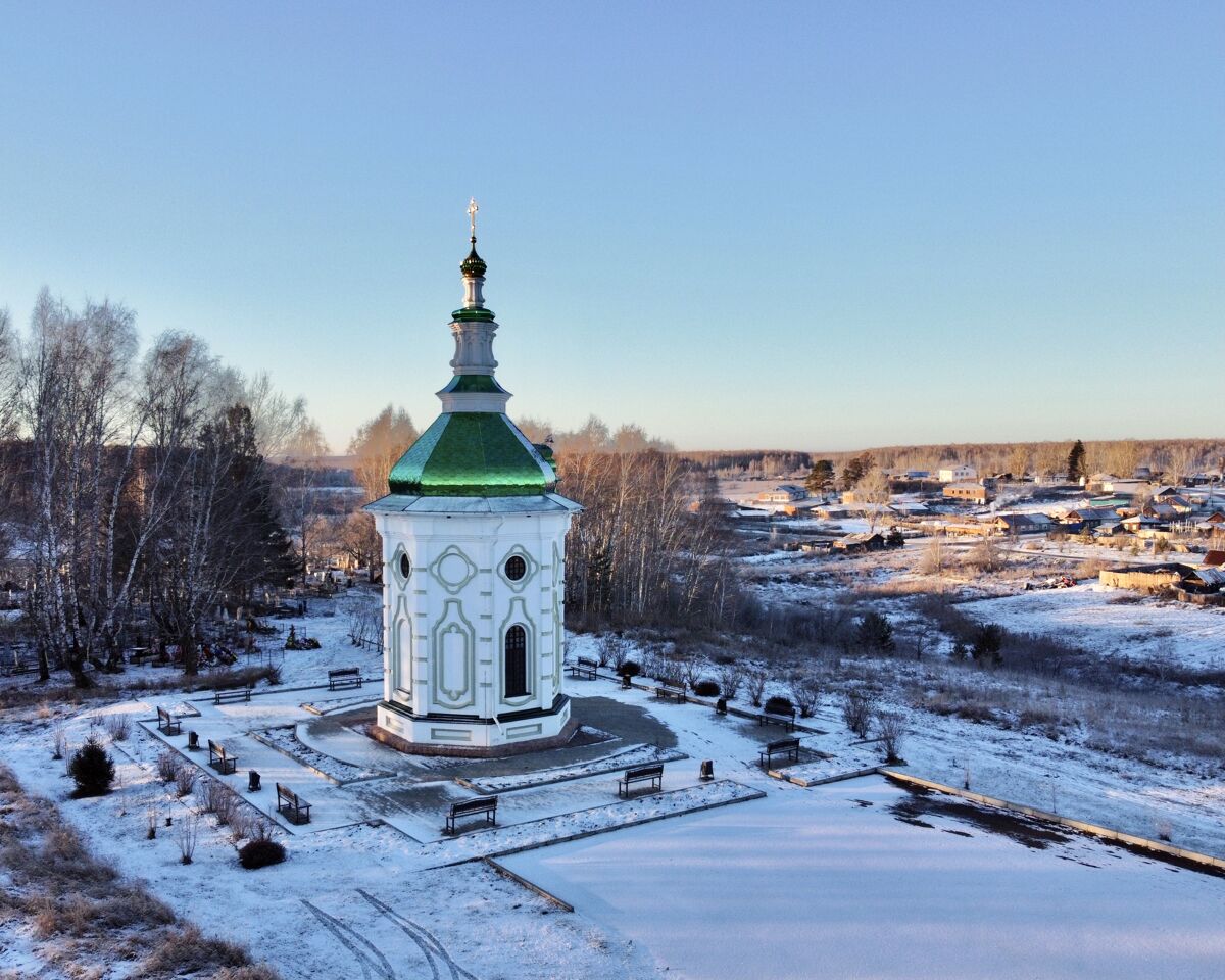 Часовня Николая Чудотворца, Большие Ключи (Рыбинский район, Красноярский край). общий вид в ландшафте, Вид с СВ