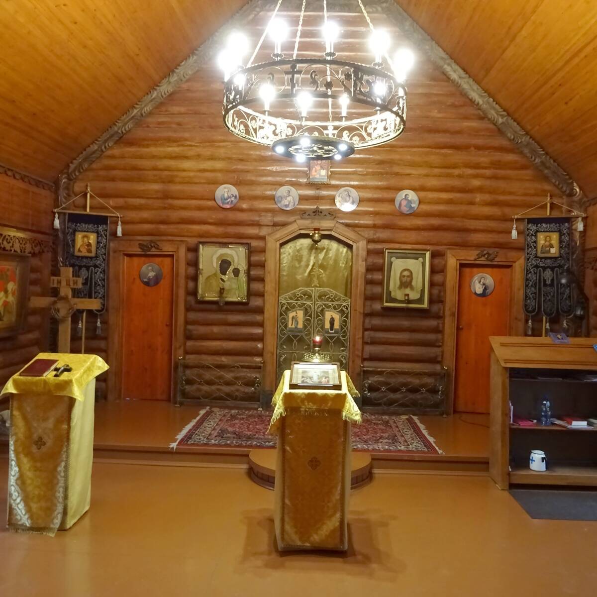 Церковь Трифона мученика, Стрельна (Санкт-Петербург, Петродворцовый район, г. Санкт-Петербург). интерьер и убранство, Церковь Трифона мученика.