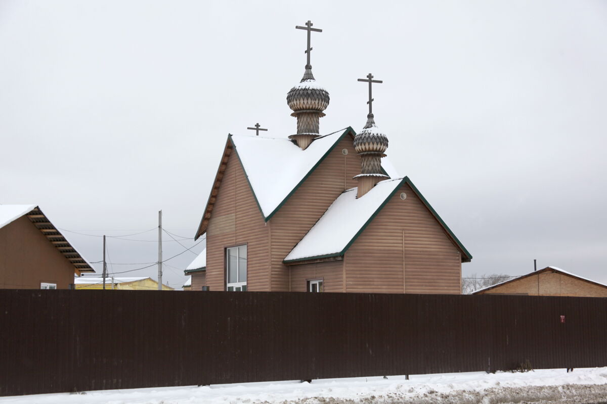 Церковь Бориса и Глеба в Новой Сортировке, Екатеринбург (Екатеринбург (МО город Екатеринбург), Свердловская область). фасады, Вид с юго-востока (с ул. Автомагистральной)
