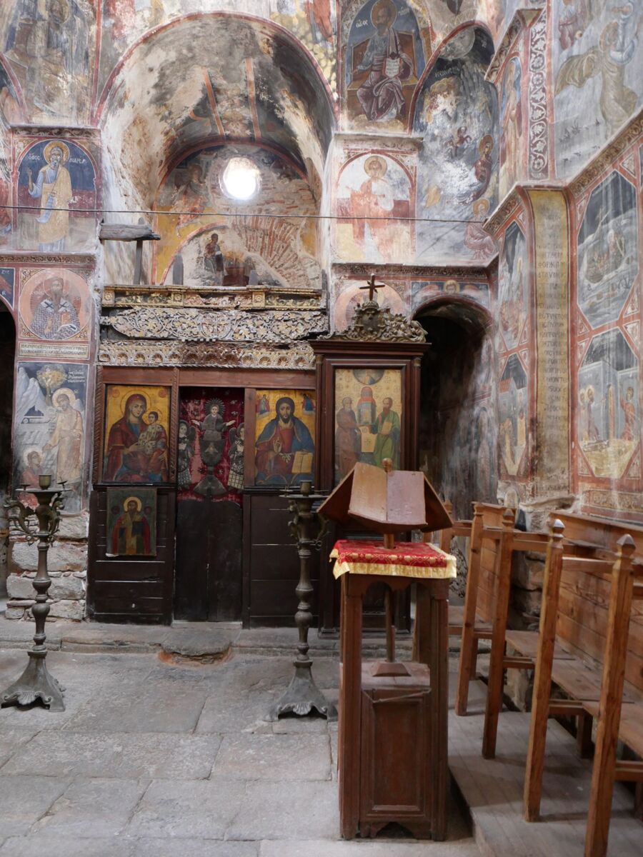 Церковь Святых Апостолов, Пирьи (Северные Эгейские острова, Греция). интерьер и убранство