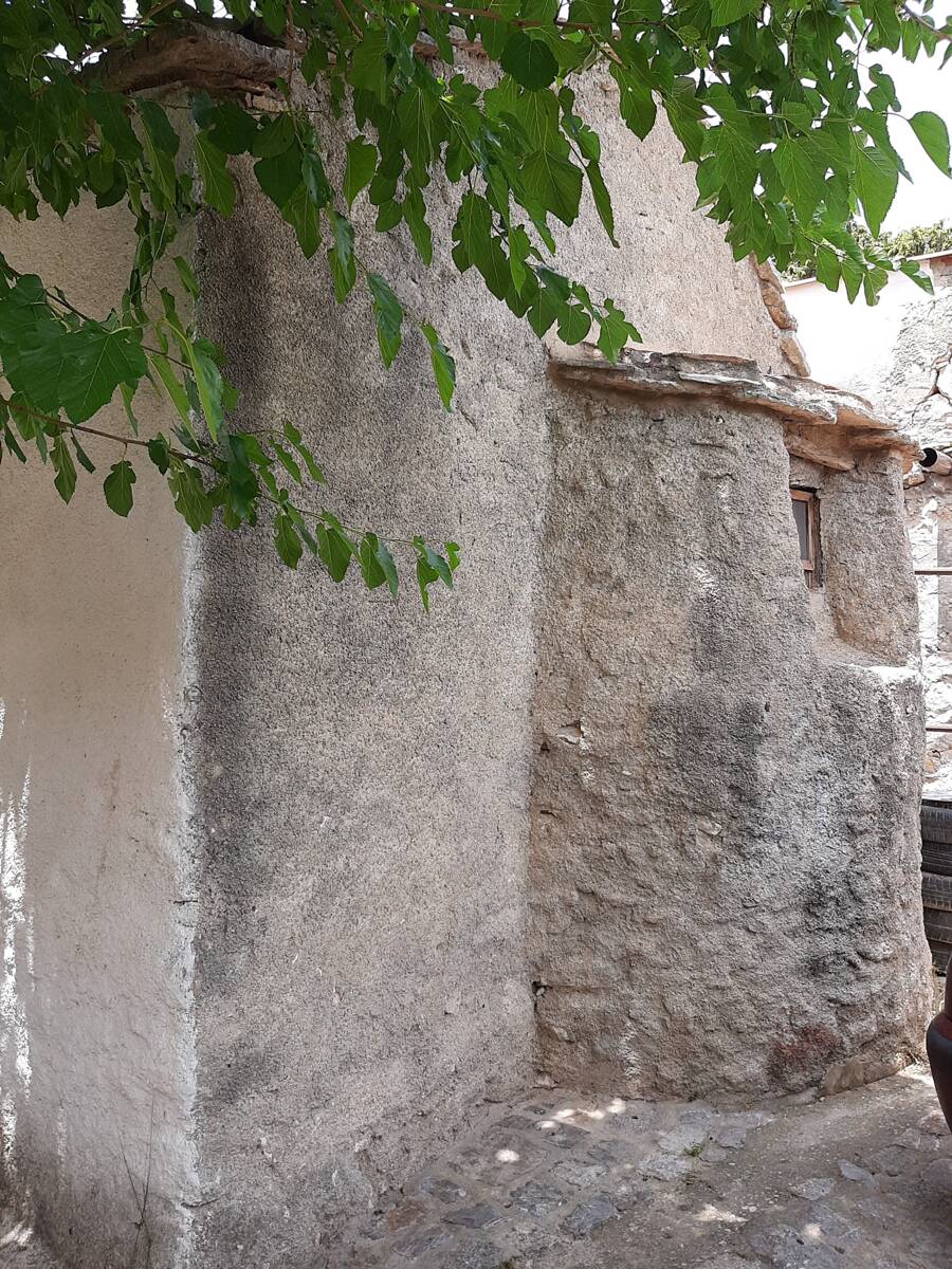 Неизвестная церковь, Пирьи (Северные Эгейские острова, Греция). фасады
