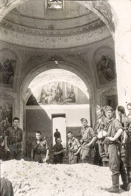 Церковь Петра и Павла, Петропавловка (Медвенский район, Курская область). архивная фотография, Фото ок. 1942 г. Внутренняя роспись. Из венгерского архива
