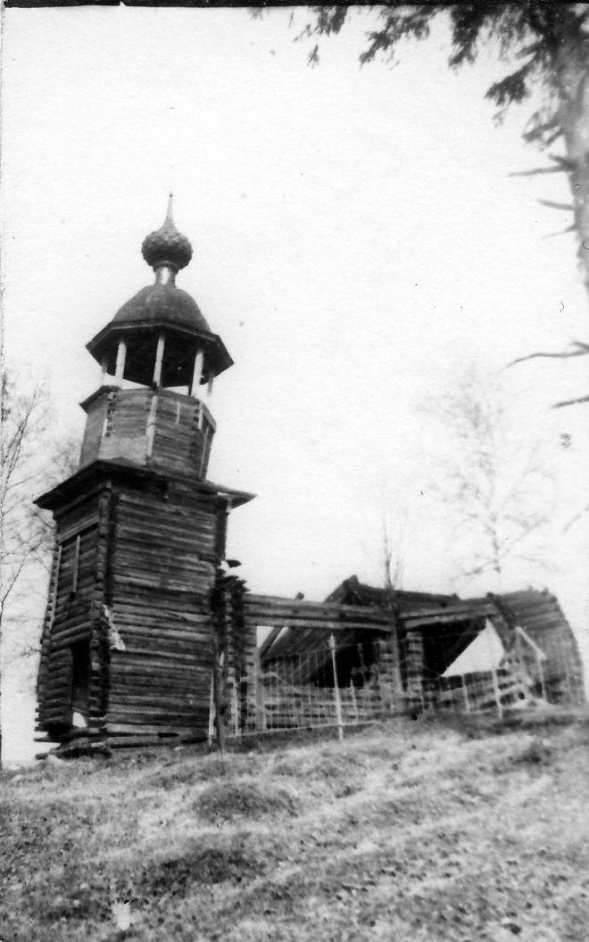 Церковь Успения Пресвятой Богородицы, Усть-Андога, урочище (Белозерский район, Вологодская область). архивная фотография, 1980 год; Источник:https://belolikovi.narod.ru/cerk_bel_andoz_uspen.htm 