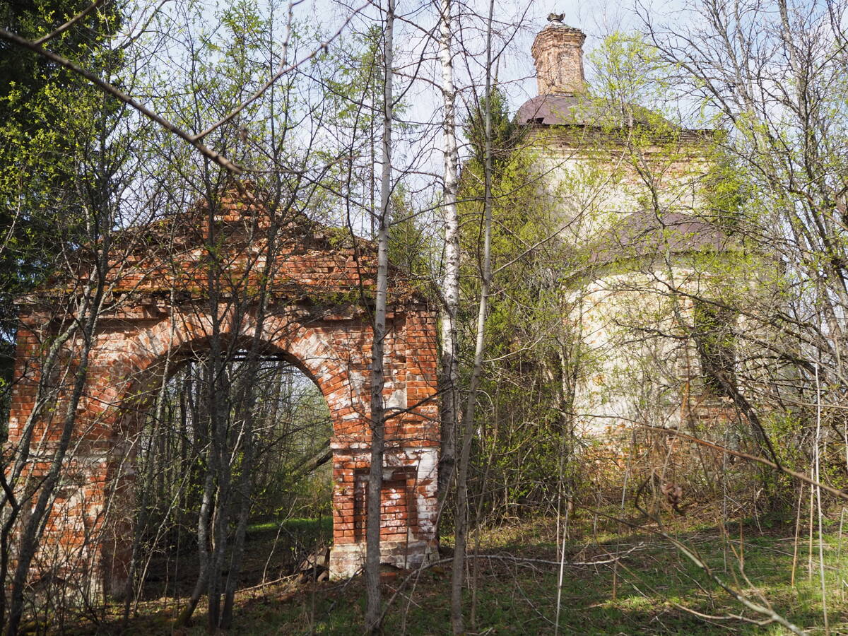 Церковь Троицы Живоначальной, Троица-Чудцы, урочище (Галичский район, Костромская область). фасады