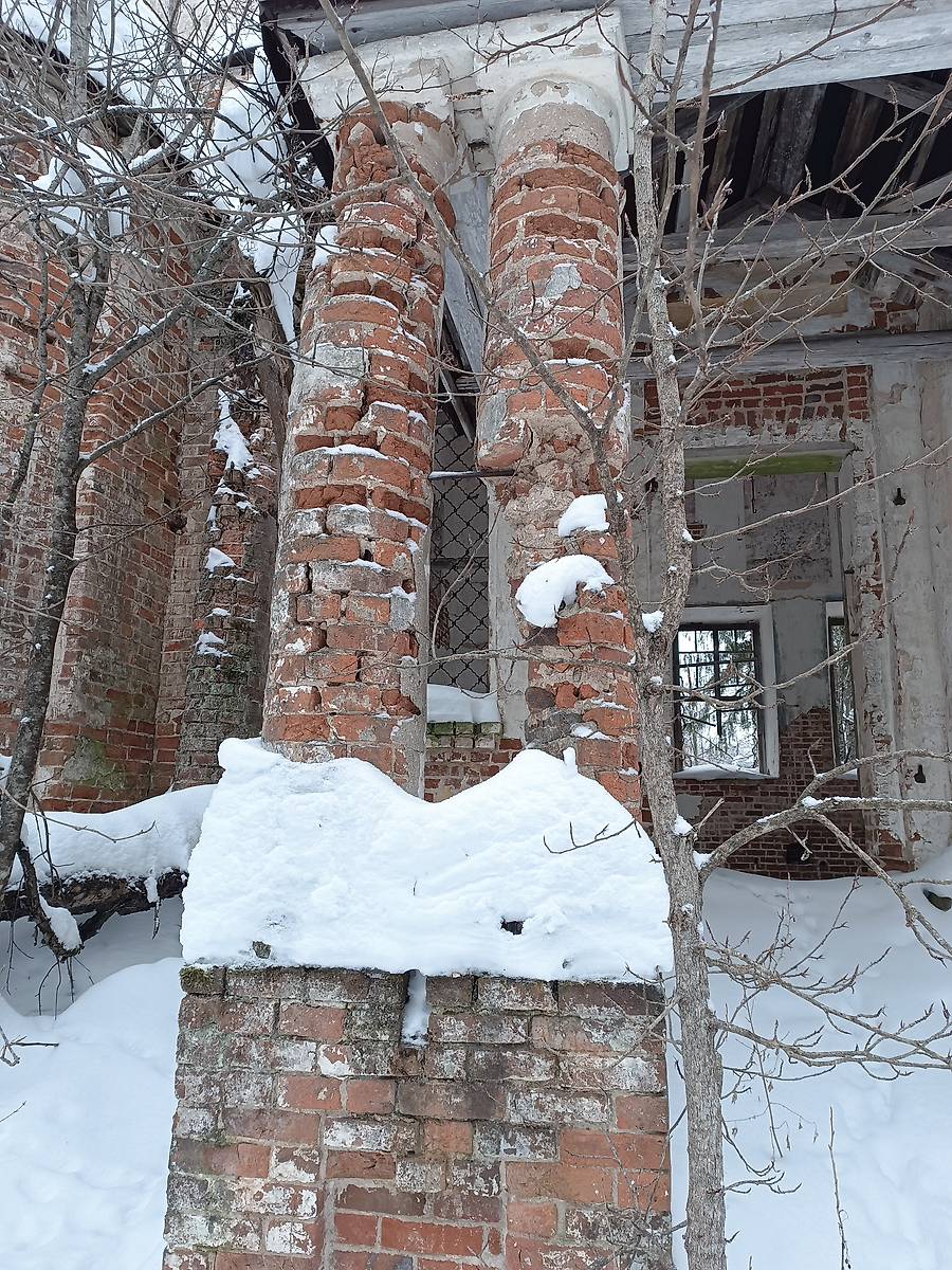 архитектурные детали. Церковь Троицы Живоначальной, Троица-Чудцы, урочище (Галичский район, Костромская область)