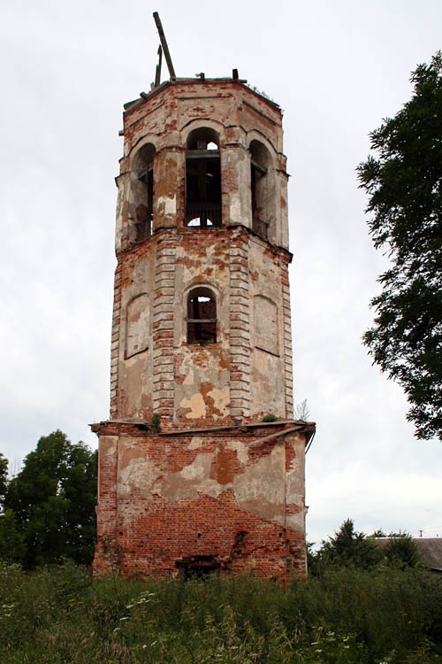 Колокольня храмового комплекса, Буреги (Старорусский район, Новгородская область). архитектурные детали, Колокольня. Восточный фасад.