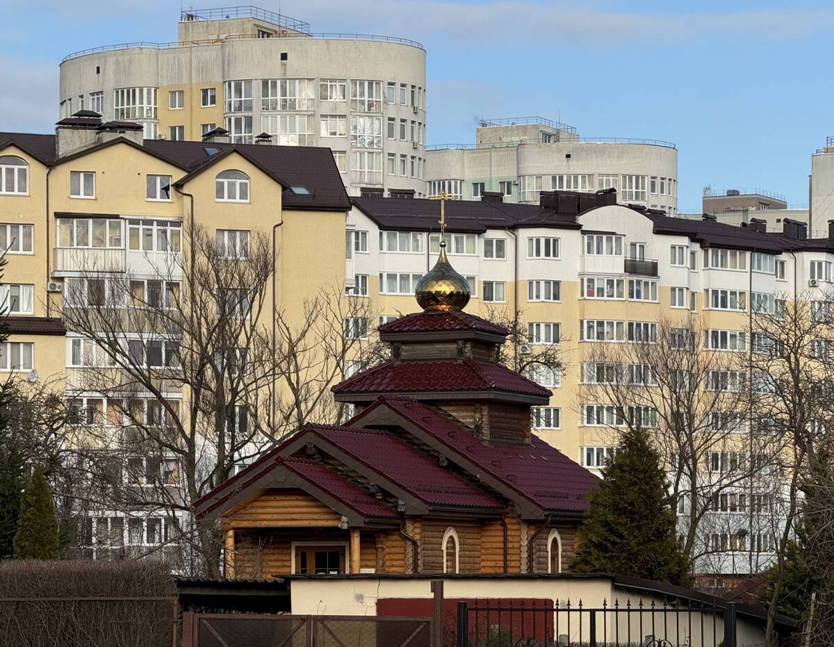 Церковь Наталии мученицы, Калининград (Калининградский городской округ, Калининградская область). фасады, Вид через Орудийную улицу