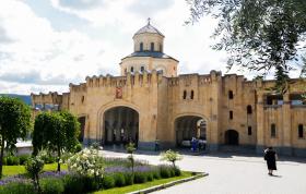 Исанский район. Надвратная церковь Иверской иконы Божией Матери при Троицком  кафедральном соборе