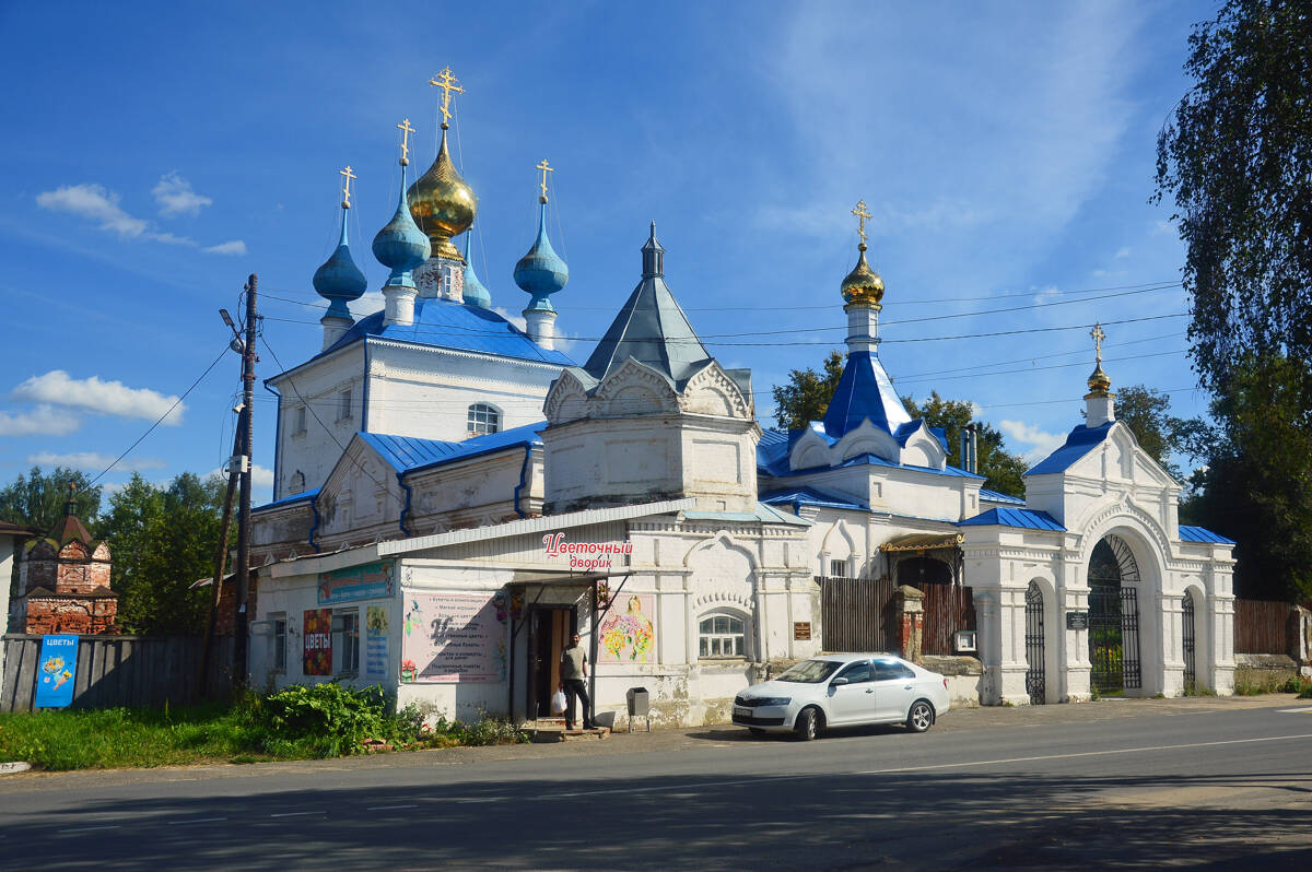 Храмовый комплекс. Церкви Успения Пресвятой Богородицы и Троицы Живоначальной, Ставрово (Собинский район, Владимирская область). фасады