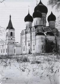 Микулино. Храмовый комплекс. Церкви Михаила Архангела и Успения Пресвятой Богородицы