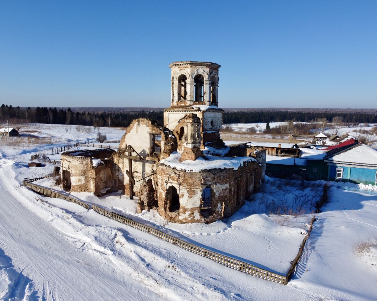 Церковь Спаса Нерукотворного Образа, Ишим (Яйский район, Кемеровская область). фасады, Вид с СВ